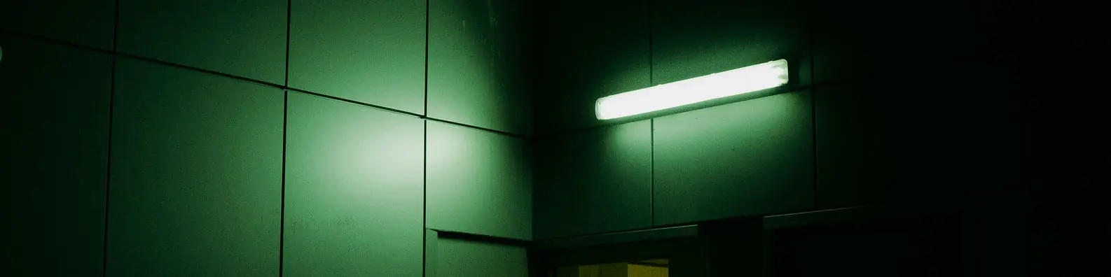 Green Lighting Room Photo