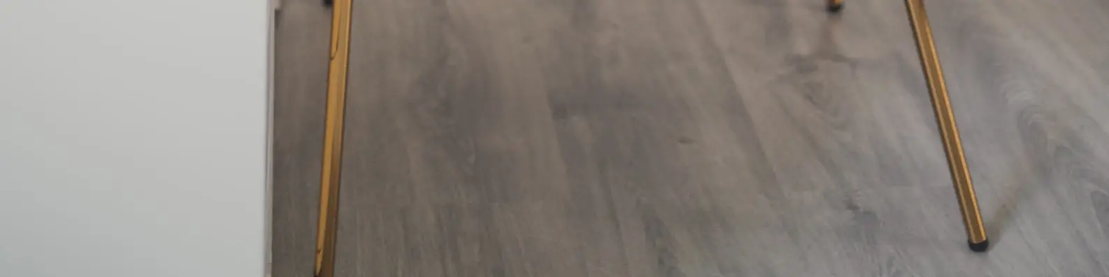 Stylish Gold Leg Chair Image